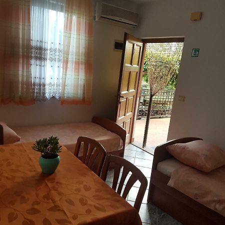 אומאג Apartman Edin מראה חיצוני תמונה