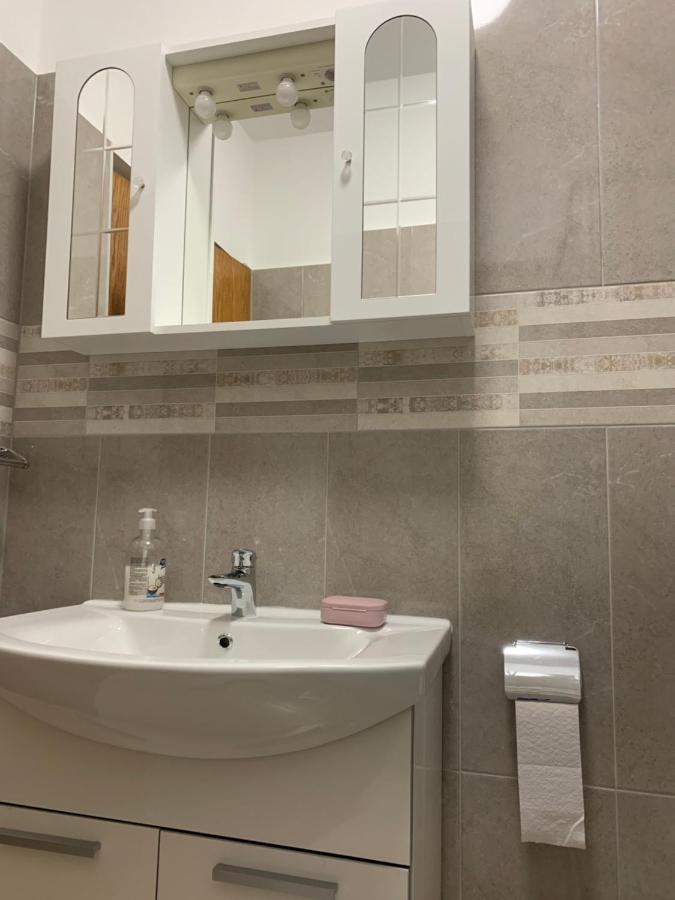 אומאג Apartman Edin מראה חיצוני תמונה