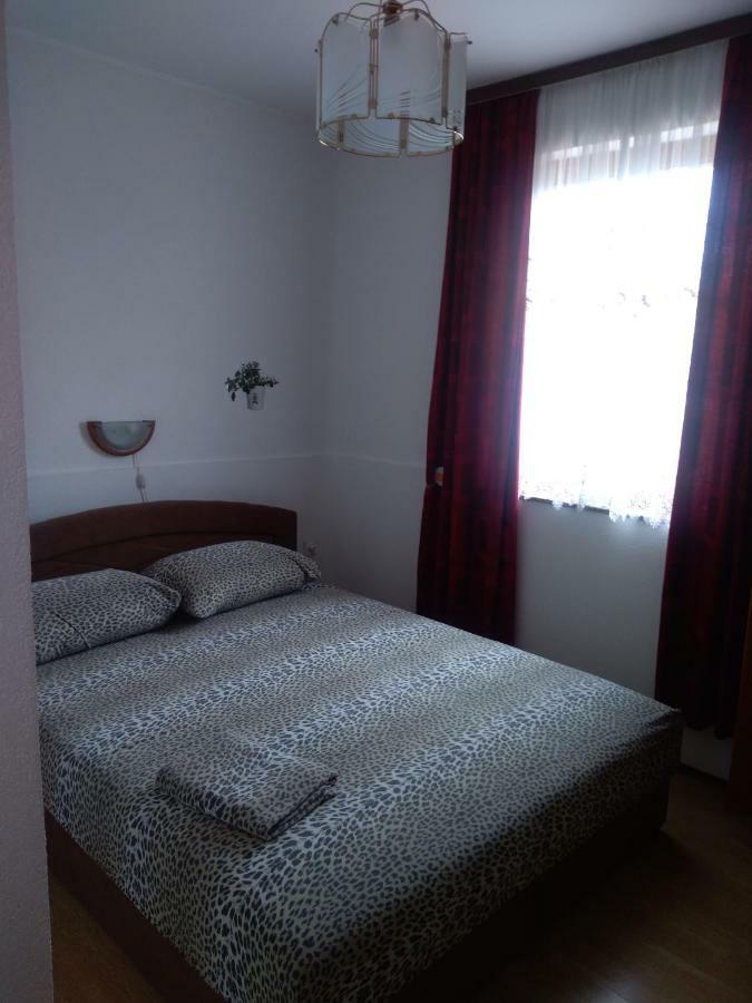 אומאג Apartman Edin מראה חיצוני תמונה